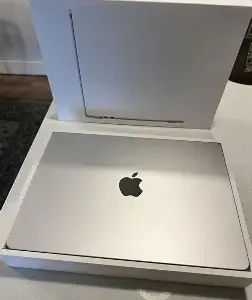 APPLE MACBOOK AIR 13.3 SILVER 256GB SSD