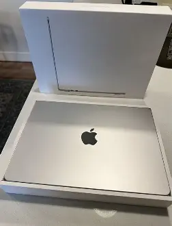 APPLE MACBOOK AIR 13.3 SILVER 256GB SSD