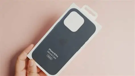 IPHONE 16 PRO SILICON CASE