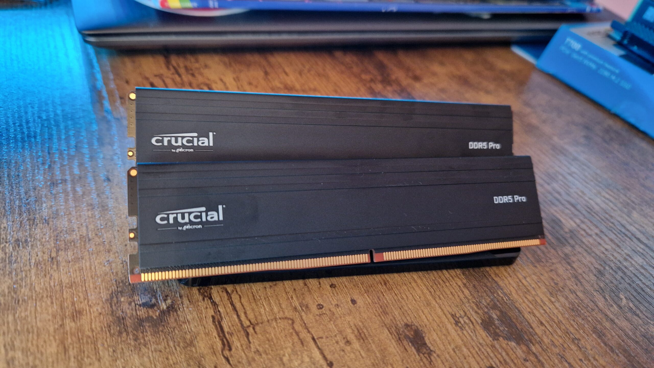 CRUCIAL ENTERPRISE DDR4 / DDR5 MODULES
