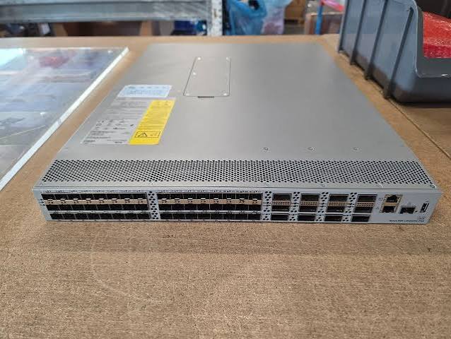 CISCO NEXUS N9K-C93240YC-FX2